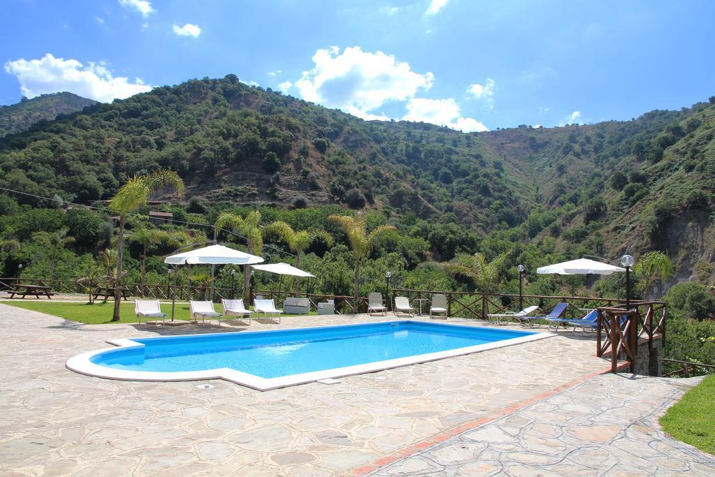 Profetina Village Motta Camastra Екстериор снимка