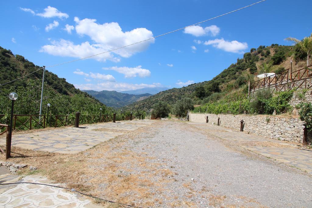 Profetina Village Motta Camastra Екстериор снимка