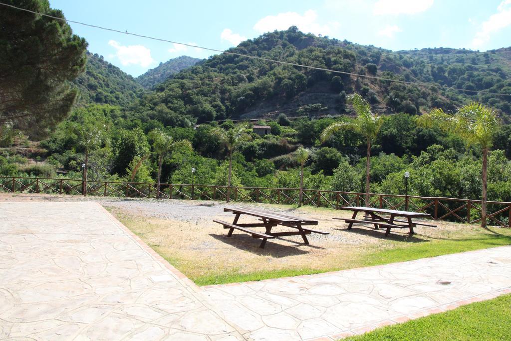 Profetina Village Motta Camastra Екстериор снимка